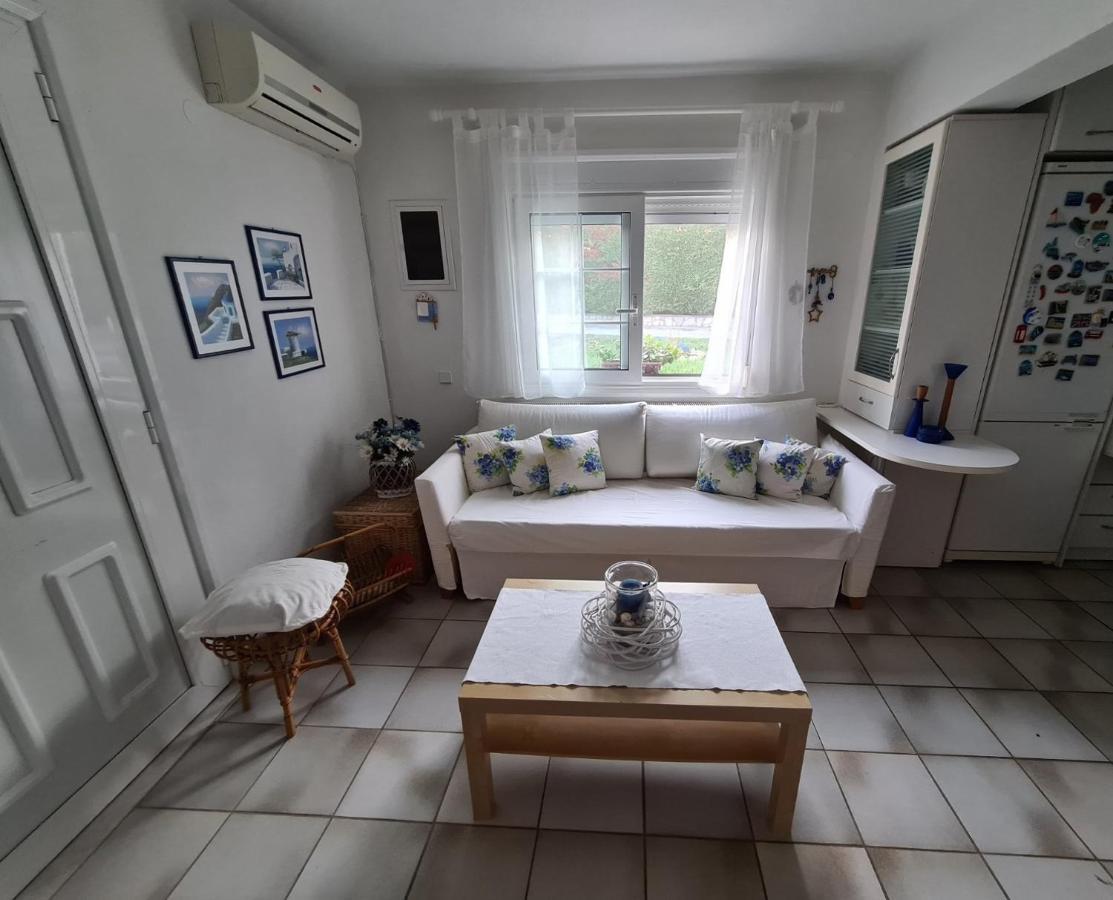 Вилла Wonderful House With Private Garden Флогита Экстерьер фото