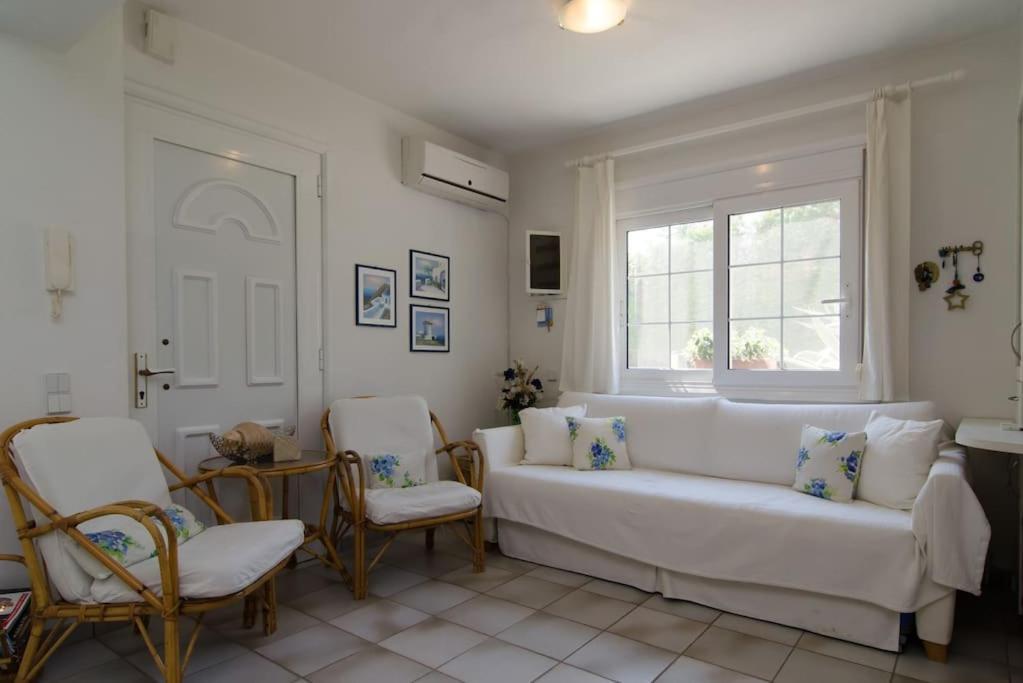 Вилла Wonderful House With Private Garden Флогита Экстерьер фото
