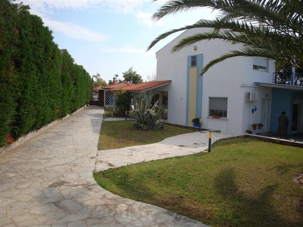 Вилла Wonderful House With Private Garden Флогита Экстерьер фото