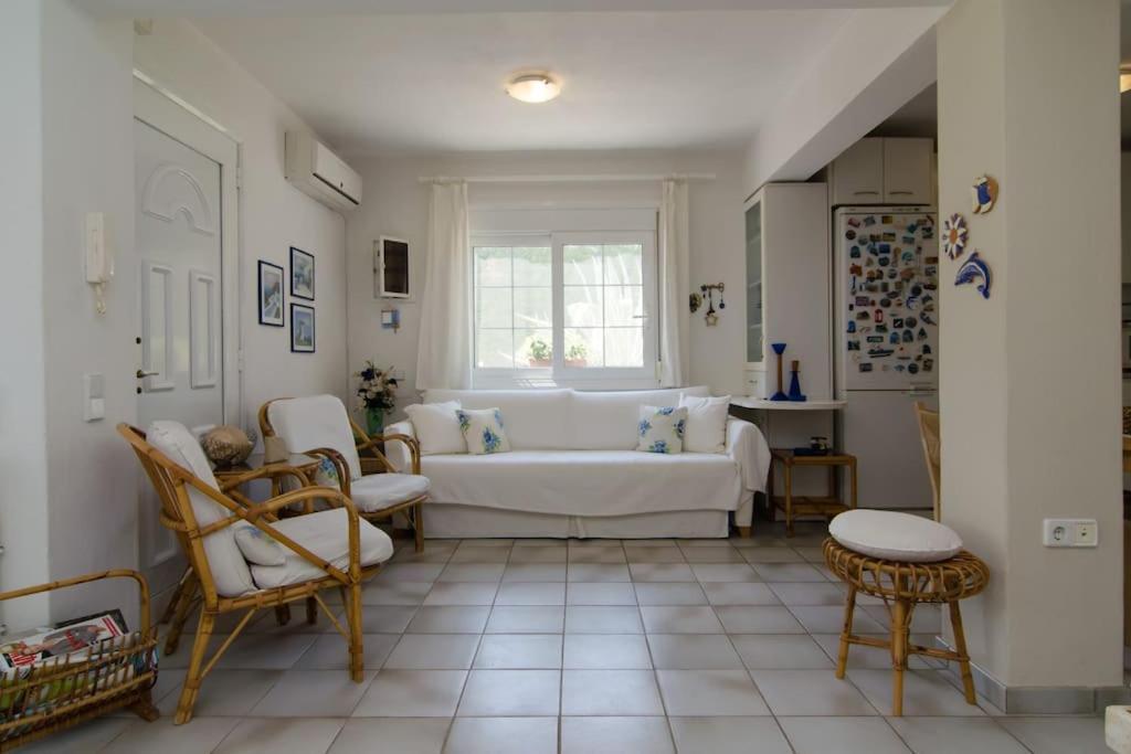 Вилла Wonderful House With Private Garden Флогита Экстерьер фото