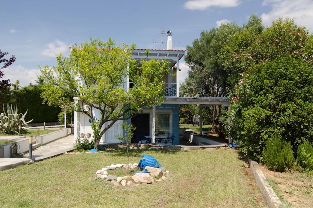 Вилла Wonderful House With Private Garden Флогита Экстерьер фото